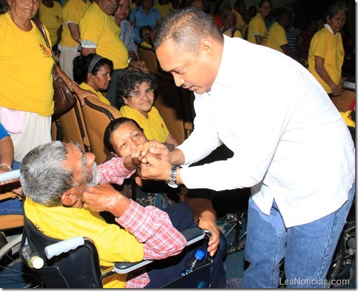 maicavares-alcaldia-maturin-aportes-abuelitos