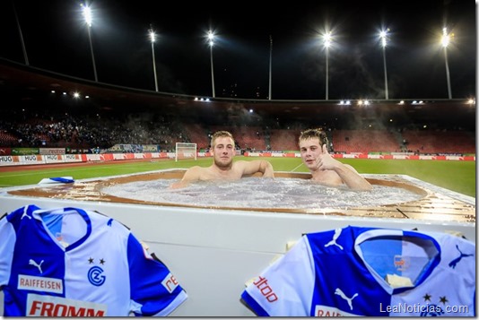 partido-desde-jacuzzi-al-borde-de-la-cancha