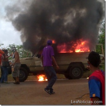 queman-camioneta-de-la-guardia-en-el-zulia