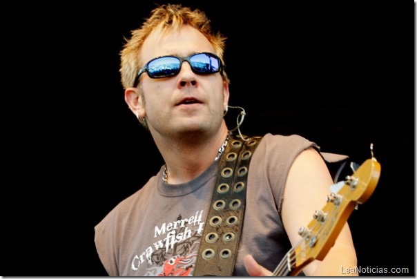 3-Doors-Down-Todd-Harrell-bajista-asesino
