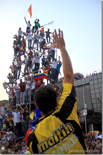 Capriles_San_Cristobal_Campaña_Maldicion_ (10)
