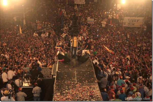 Capriles_San_Cristobal_Campaña_Maldicion_ (12)