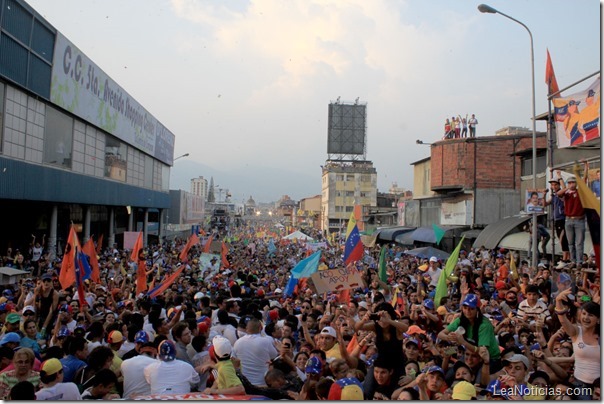 Capriles_San_Cristobal_Campaña_Maldicion_ (5)