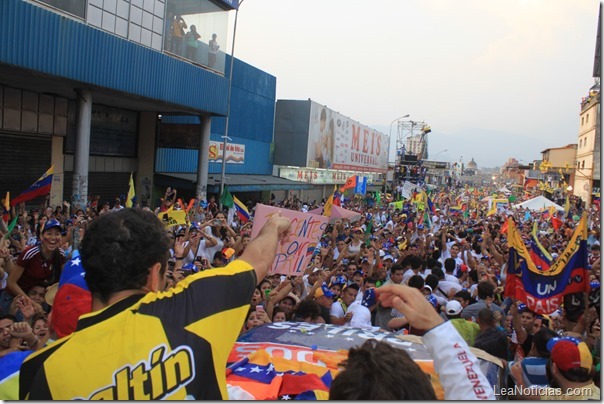 Capriles_San_Cristobal_Campaña_Maldicion_ (6)