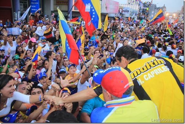 Capriles_San_Cristobal_Campaña_Maldicion_ (7)
