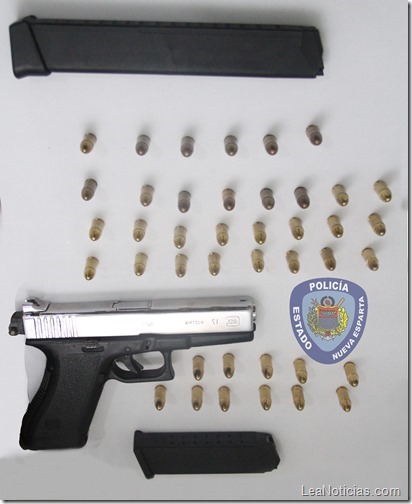 FOTO 1- Pistola utilizada por los antisociales para acabar con la vida del efectivo castrense