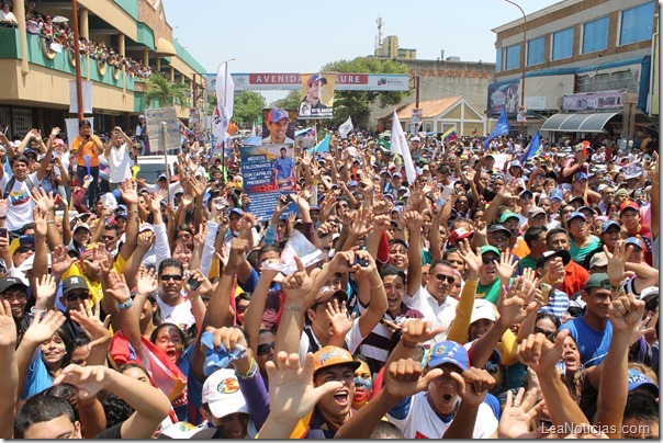 Henrique-capriles-radonski-en-coro-falcon-foto-heyder-garcia (5)