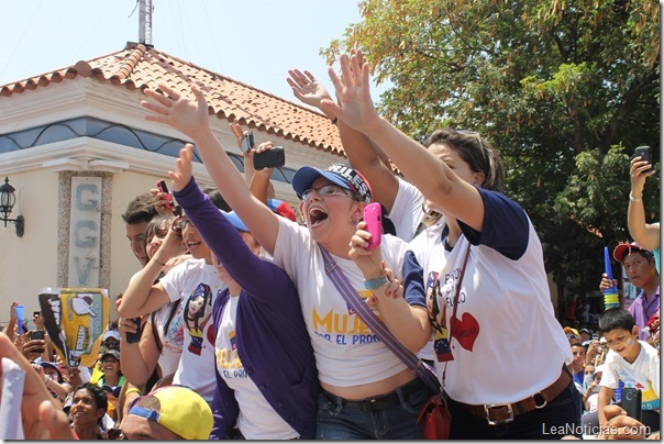 Henrique-capriles-radonski-en-coro-falcon-foto-heyder-garcia (6)