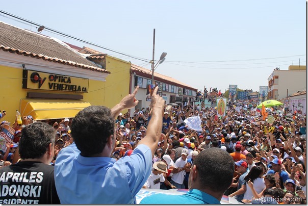 Henrique-capriles-radonski-en-coro-falcon-foto-heyder-garcia (7)