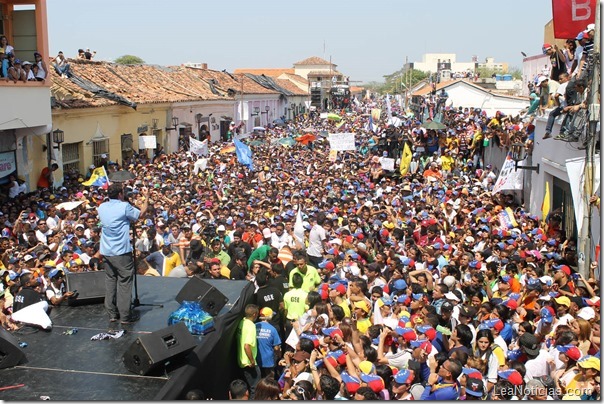 Henrique-capriles-radonski-en-coro-falcon-foto-heyder-garcia (9)