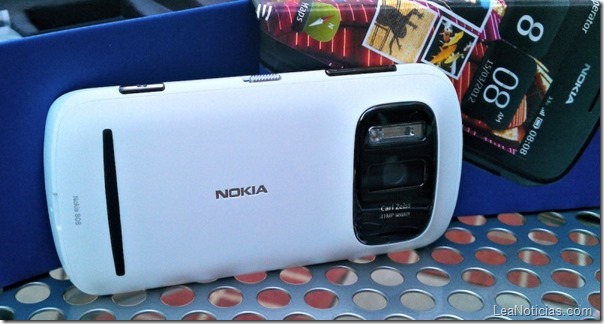 Nokia-808-PureView-42mp