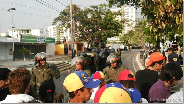 Protesta_CNE_Barcelona_Anzoategui_15_abril_ (19)