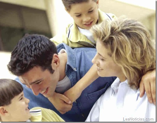 abrazo-familia-comida-profesionales