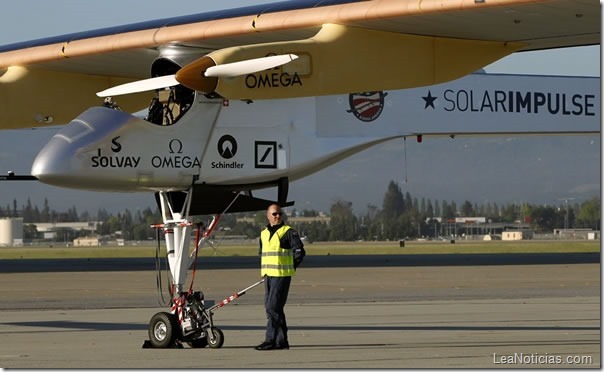 avion-solar-prepara-vuelo-mundo4