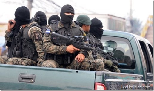 foto-milicianos-armados-camioneta