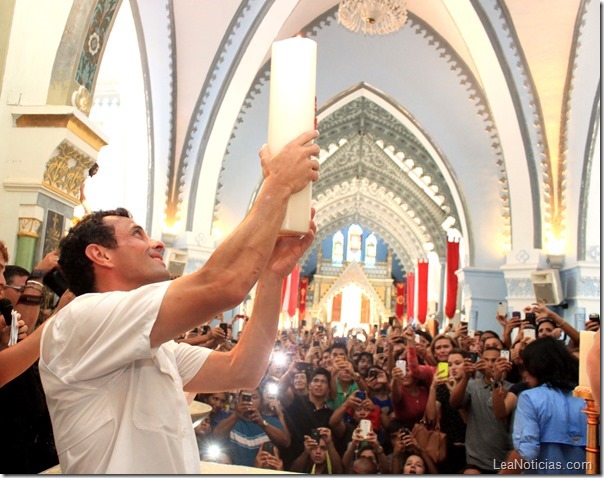 henrique-capriles-radonski-desde-la-basilica-de-la-virgen-del-valle-margarita (1)