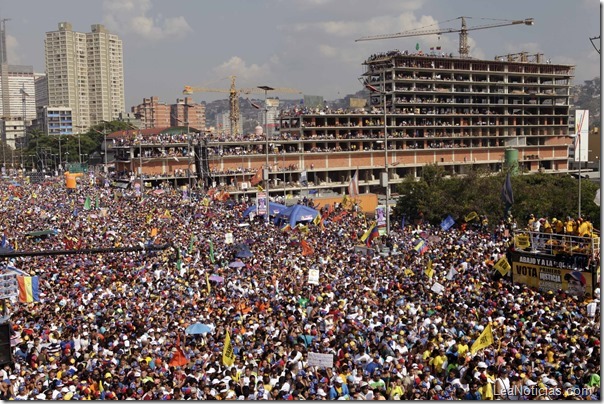 henrique-capriles-radonski-en-caracas-cierre-de-campana (36)