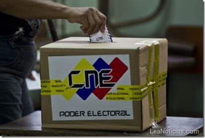 venezolanos-votando-operacion-mosca