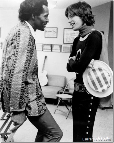 Chuck-Berry-y-Mick-Jagger-Michael-Ochs-Archive-Getty-Images