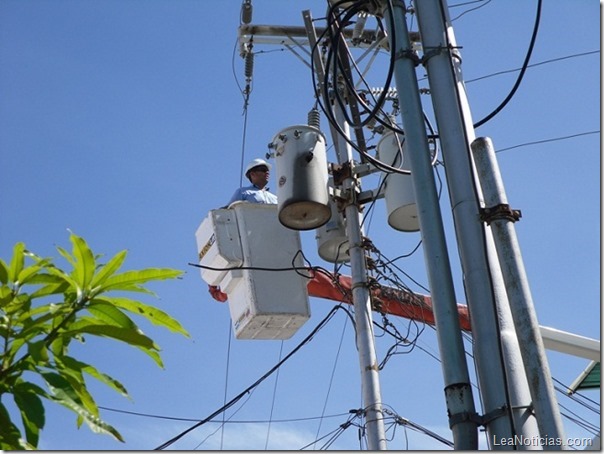 INSTALACION-DE-TRANSFORMADORES-CALLE-RICAUTER INSTALACION-DE-TRANSFORMADORES-CALLE-RICAUTER