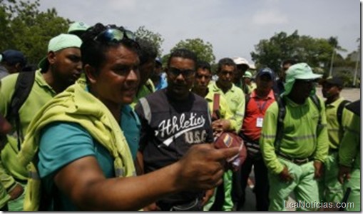 trabajdores-sateca-en-huelga