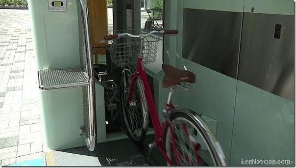 El impresionante estacionamiento subterráneo de bicicletas en Japón 07