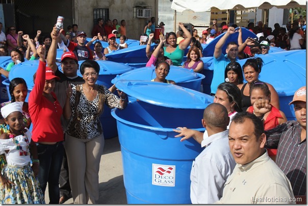 Entrega de Tanques en Ezequiel Zamora 01