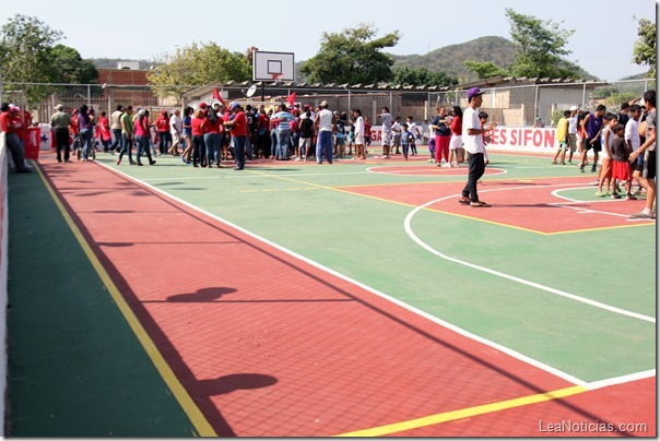 Inaguracion de Cancha en Tronconal l l l 05