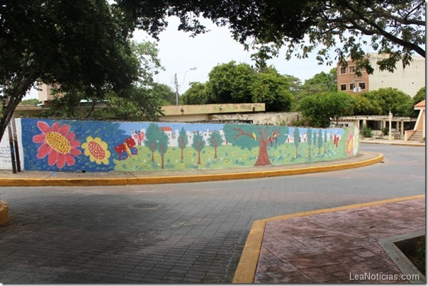 Mural realizado por la comunidad de Los Robles