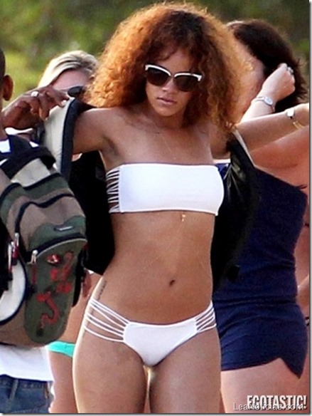 rihanna-white-bikinijpg-435x580