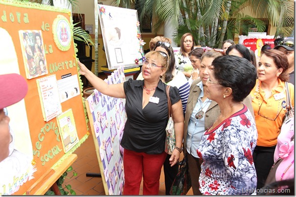 Alcaldesa Inés Sifontes - Exposición de la Lactancia Materna