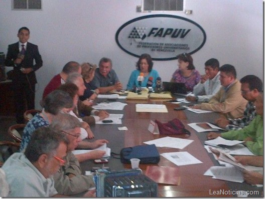 Foto Rueda de Prensa Fapuv 2