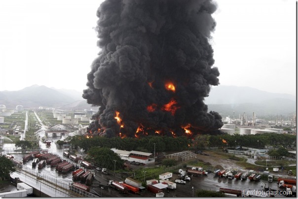 Impactante-Incedio-Refineria-1-900x600