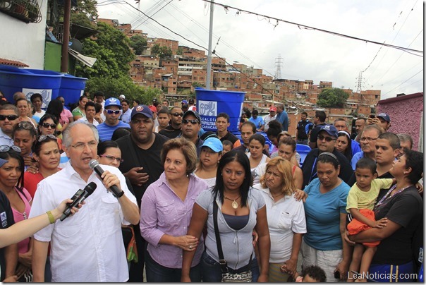 Ledezma con consejos comunales de Catia (3)