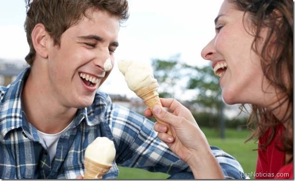 Reducir-el-estres-comiendo-helado-2