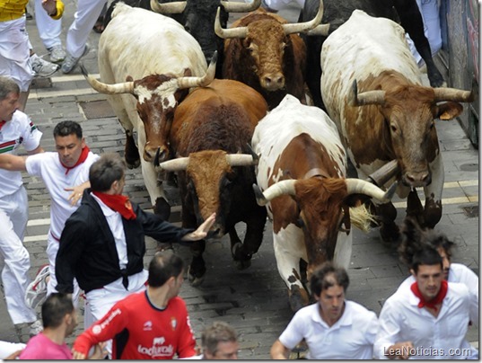 SPAIN-FESTIVAL-TOURISM-PAMPLONA