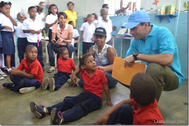 Capriles con niños