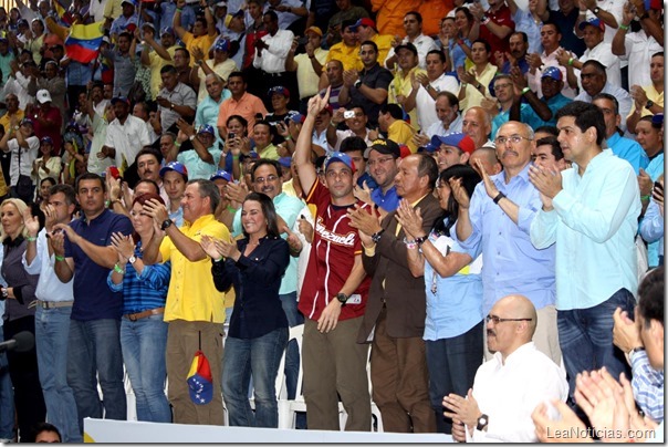 Capriles_parque-Miranda_Quenadatedetenga_Alcaldes_Concejales_8-de-diciembre_ (1)