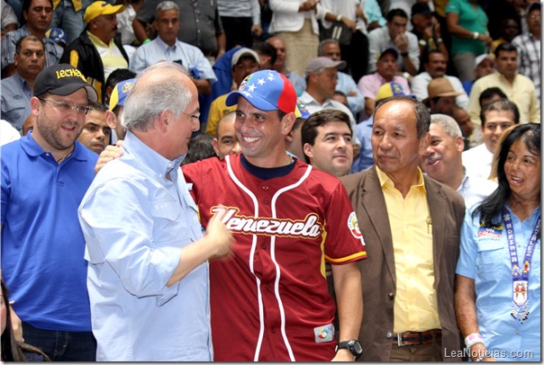Capriles_parque-Miranda_Quenadatedetenga_Alcaldes_Concejales_8-de-diciembre_ (4)