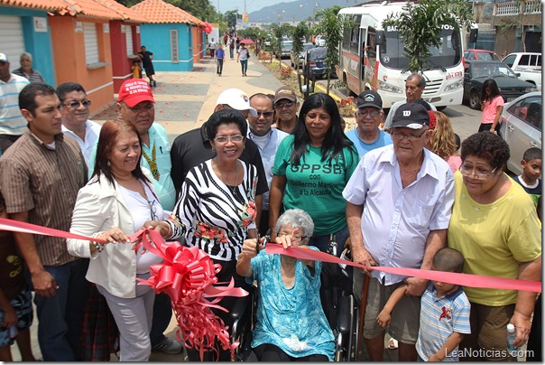 Inauguración de paseo las flores.