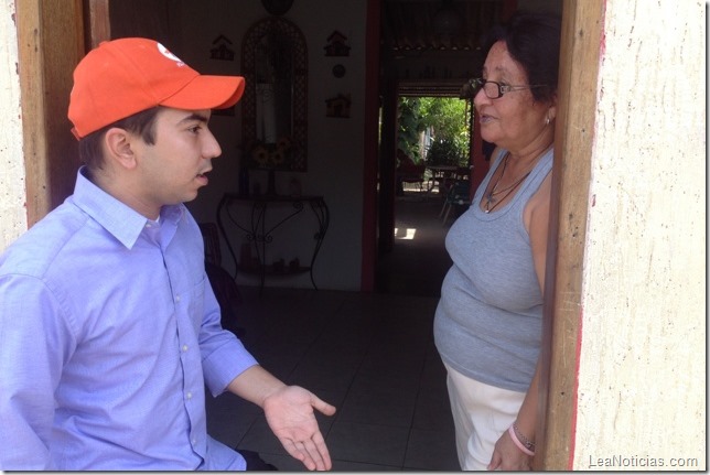 Oscar Navas conversó con vecinos de Casco Central de Lechería
