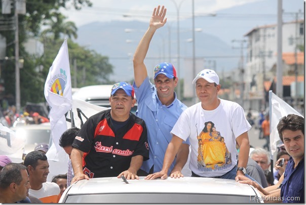 Capriles _Sobran razones para votar por el cambio este 8 de diciembre_ (2)
