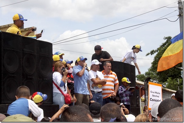 Capriles _Sobran razones para votar por el cambio este 8 de diciembre_ (7)