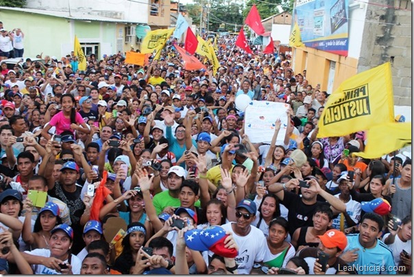 Capriles_Guanta_Isrrael_Caraballo_18_octubre_2013_municipales_ (3)