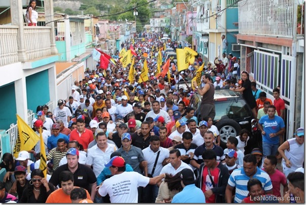 Capriles_Guanta_Isrrael_Caraballo_18_octubre_2013_municipales_ (7)