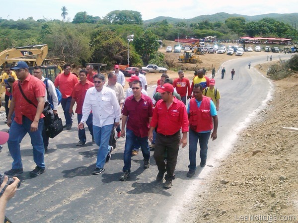 GOBIERNO DE EFICIENCIA EN LA CALLE VICE PRESIDENTE JORGE ARREAZA INSPECCION PUENTE BOCA DE UCHIRE 1