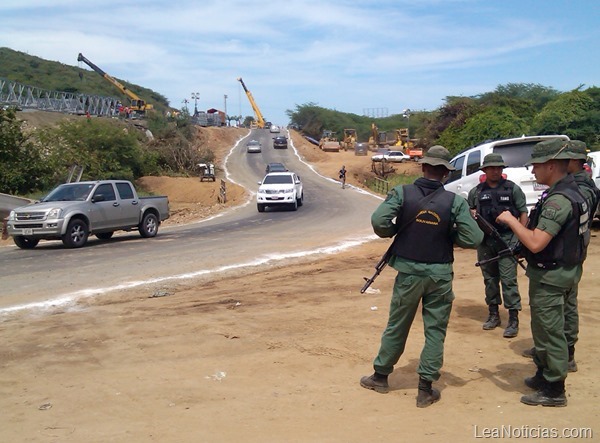 GOBIERNO DE EFICIENCIA EN LA CALLE VICE PRESIDENTE JORGE ARREAZA INSPECCION PUENTE BOCA DE UCHIRE 3