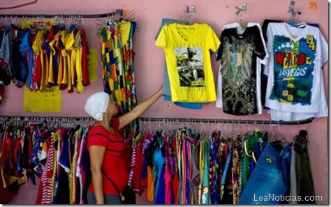 comerciantes desafian prohibicion de venta de ropa importada en cuba_1