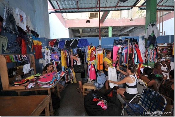 comerciantes desafian prohibicion de venta de ropa importada en cuba_2
