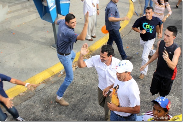 henrique capriles _venezolanos demostraran que tienen razones poara un cambio_ 8 de diciembre_ (7)